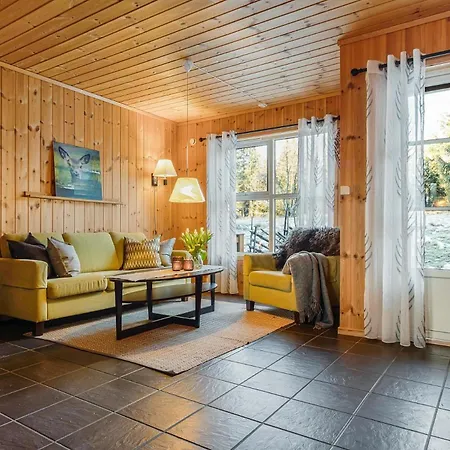 & - 3 Sov / 7 Sengeplasser - Budor - 60 Min Osl Lägenhet